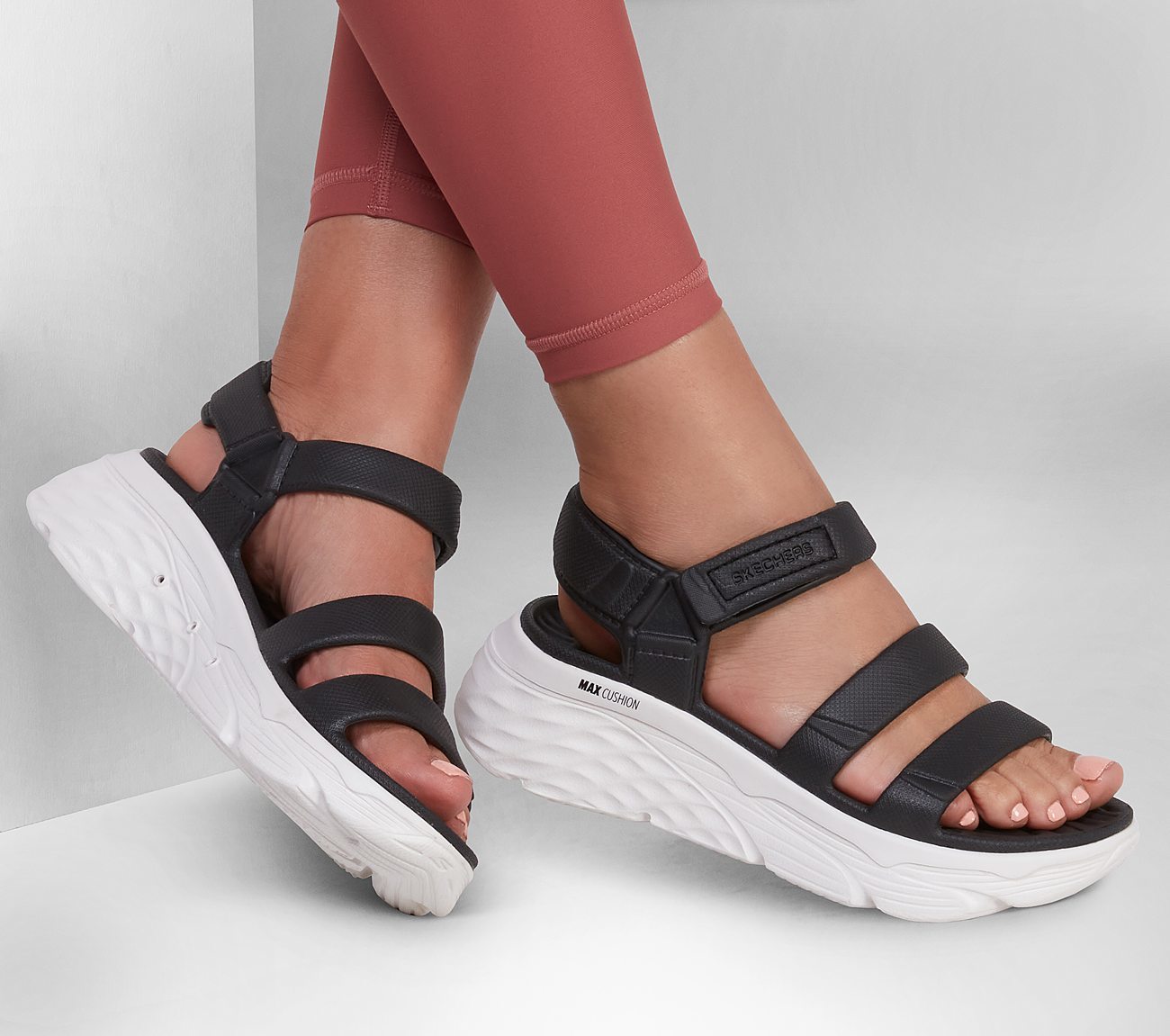 Skechers Σανδάλια Πέδιλα Γυναικεία - Foamies: Max Cushioning - Aura 111126-BKW Black - Image 5